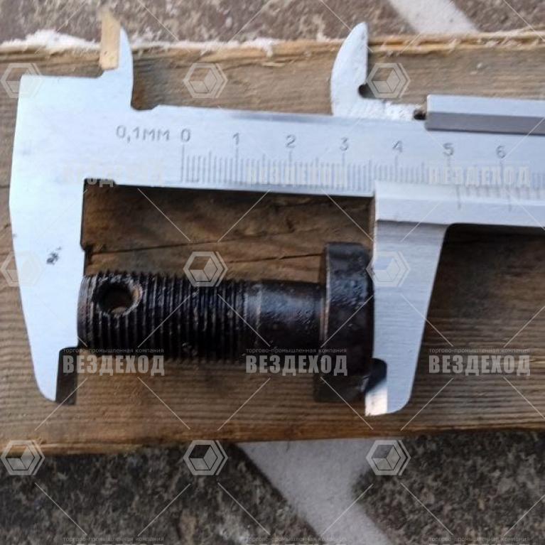 21.30.104 Болт с гайкой