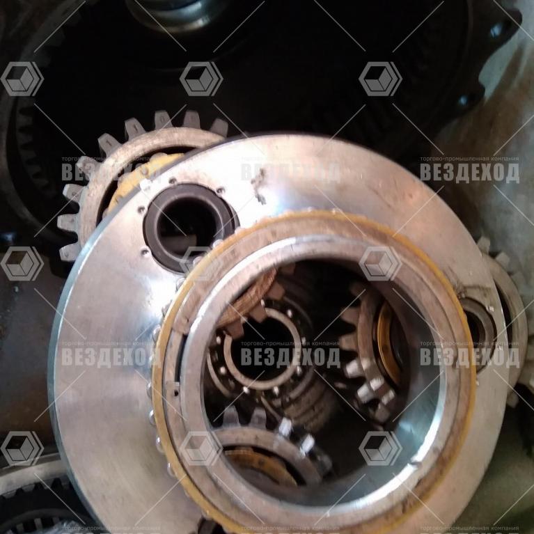 8.11.011 Бортовая передача левая