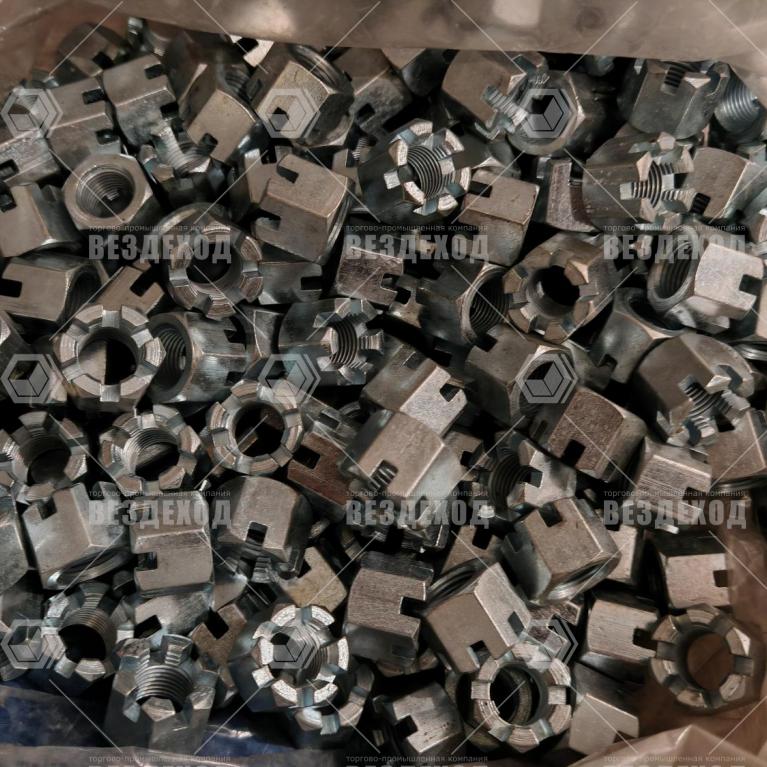 8.30.104 Болт с гайкой крепления венца