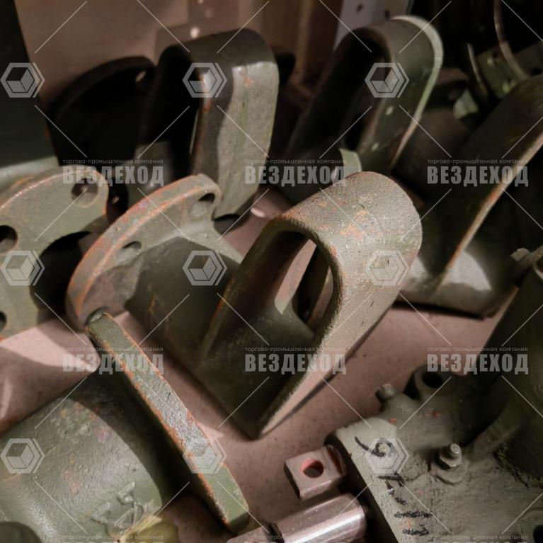 8.60.104 Кронштейн очистки левый короткий