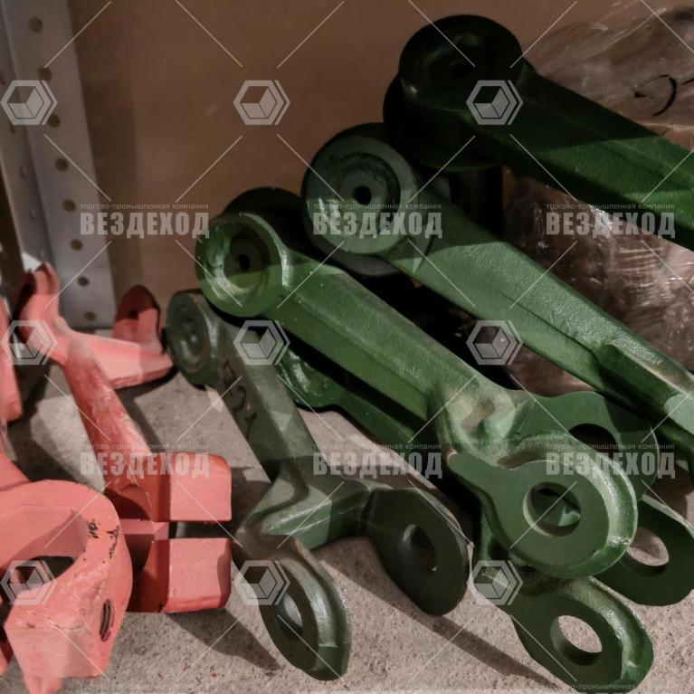 71-2905720 Рычаг нар.пром.опоры аморт.катка в сб.прав