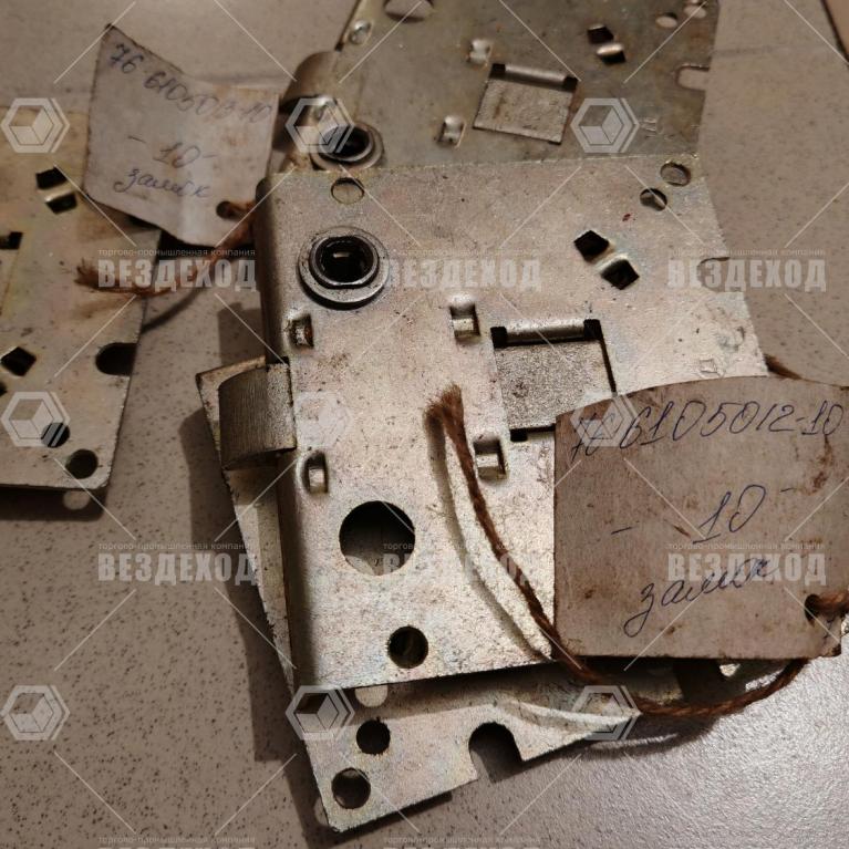 76-6105013-10 Замок двери левый