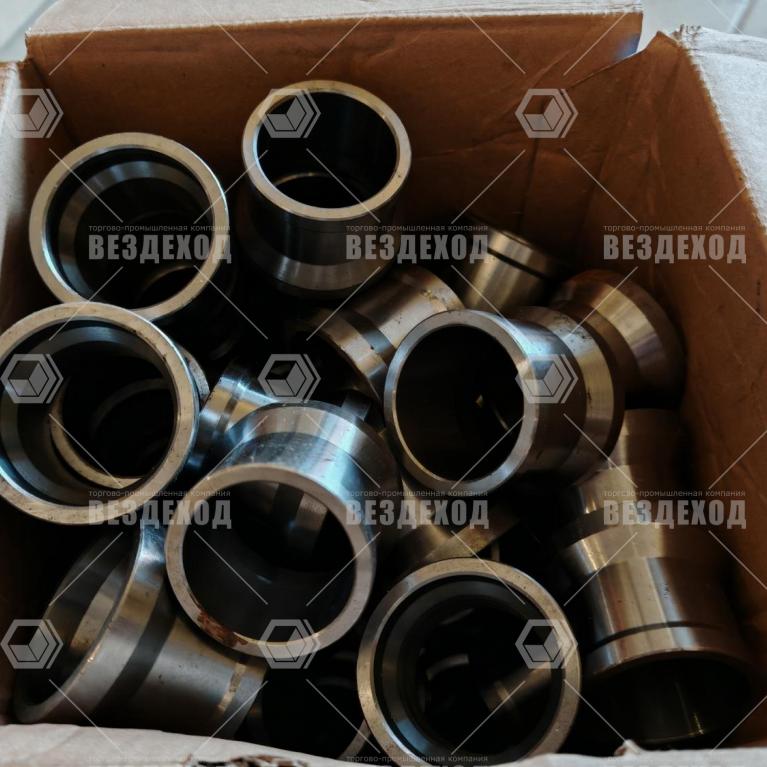 71-3204016 Втулка распорная подшипника катка