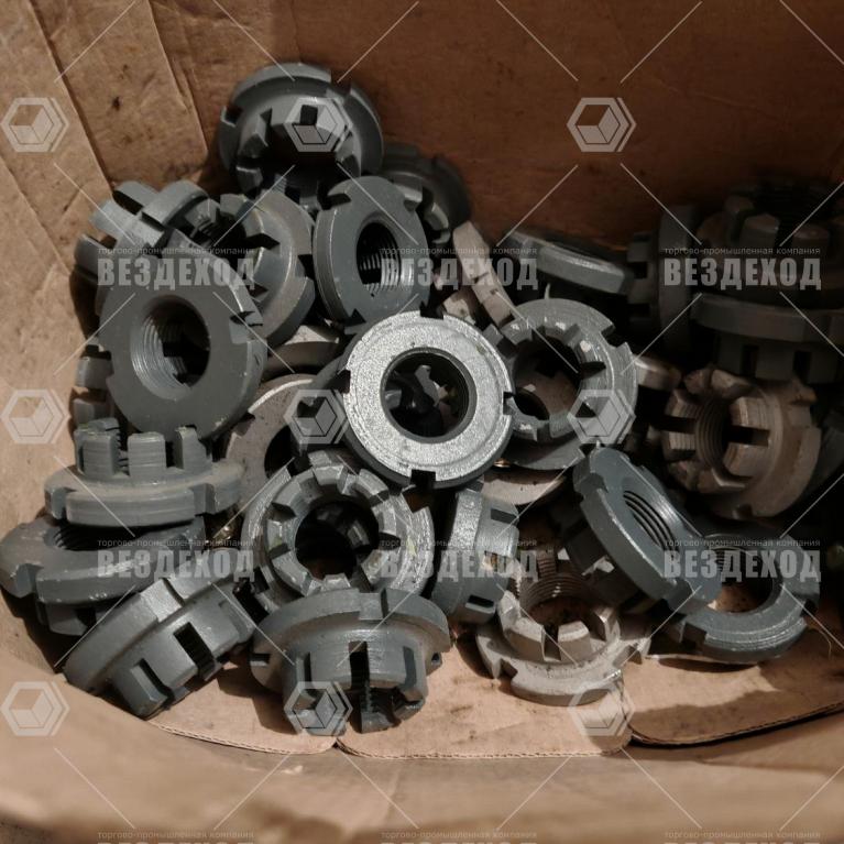 47-3203010 Гайка оси катка