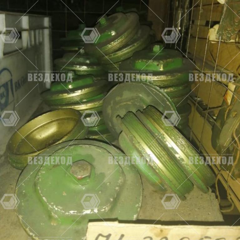 71-3205020 Крышка ступицы катка ленивца (71-3205020)