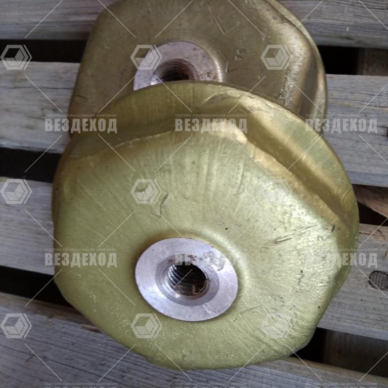 71-3204020 Крышка ступицы катка опорного (71-3204020)
