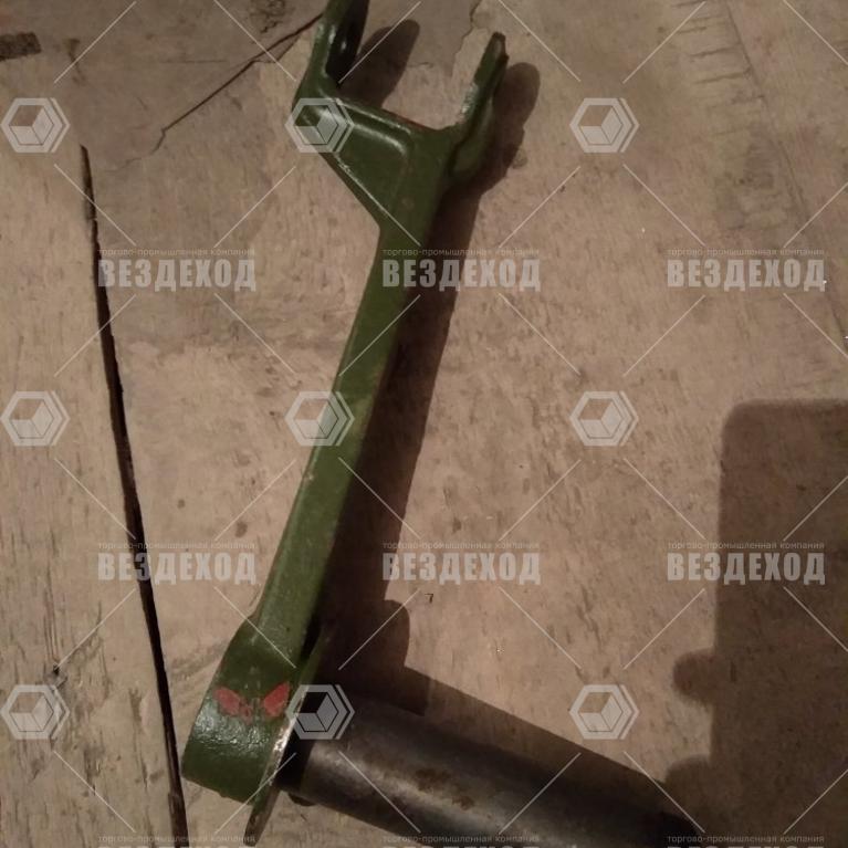 71-2915720/21 Рычаг наружный амортизатора промежуточной опоры ленивца (71-2915720/21)