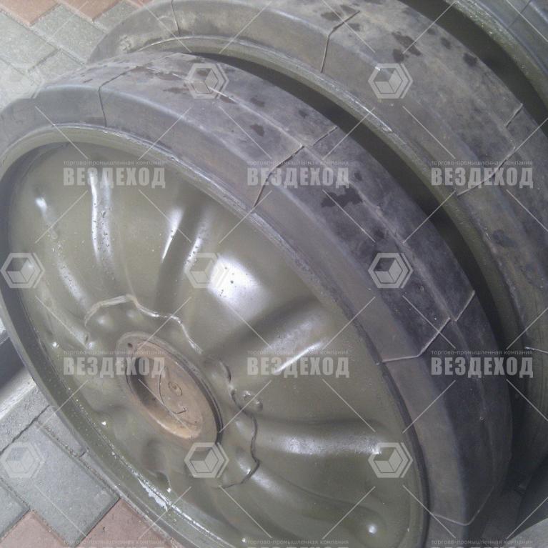 21.32.023 Каток опорный с шиной (700*120) (21.32.023)