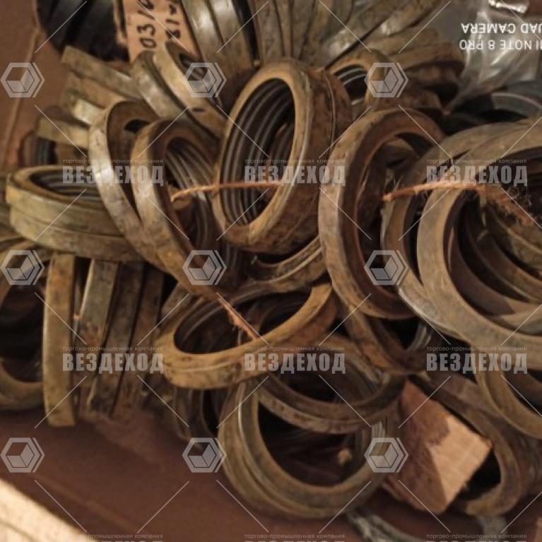 47-3203044-01 (71-2946044-01) Сальник оси балансира катка