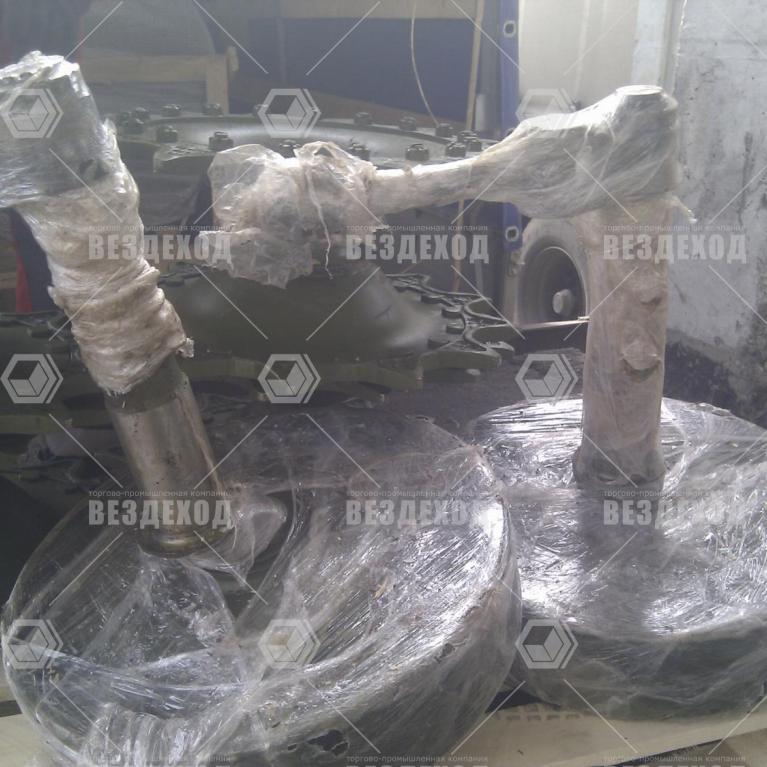 21.31.001 Колесо направляющее в сб с осью и натяжным устройством