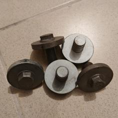 8.32.129 Болт крепления торсиона